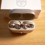 Recensione Moto Buds Loop: gli auricolari belli quanto un paio di orecchini Swarovski